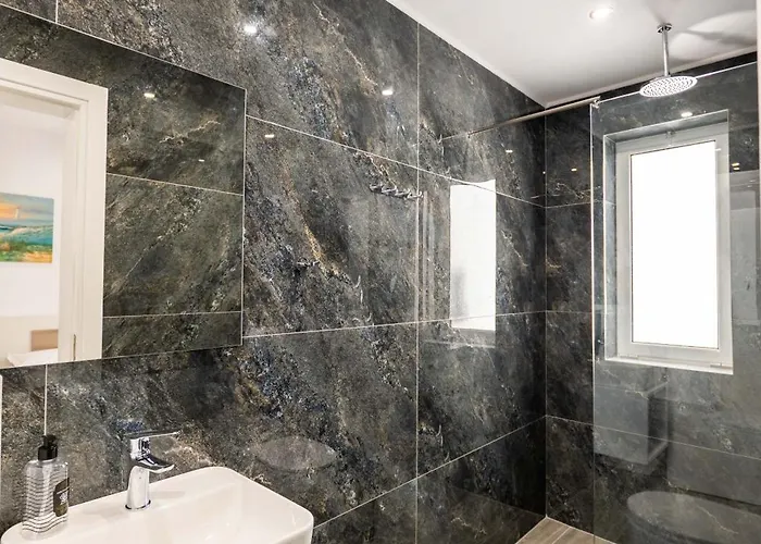 Eden Suites&apartments *