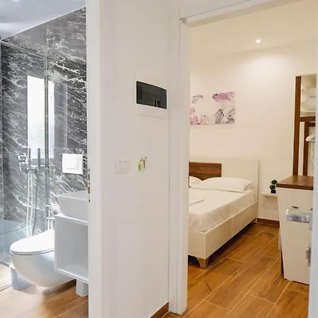 Eden Suites&apartments *