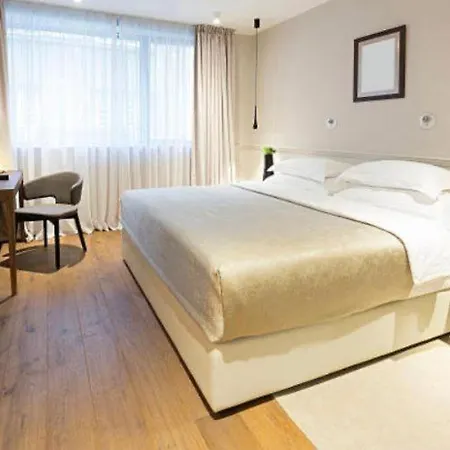 Eden Suites&apartments *