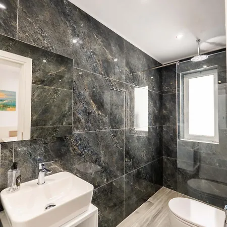 Eden Suites&apartments *