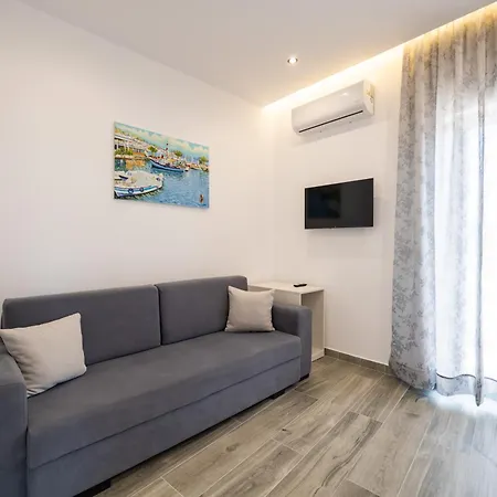 Eden Suites&apartments *