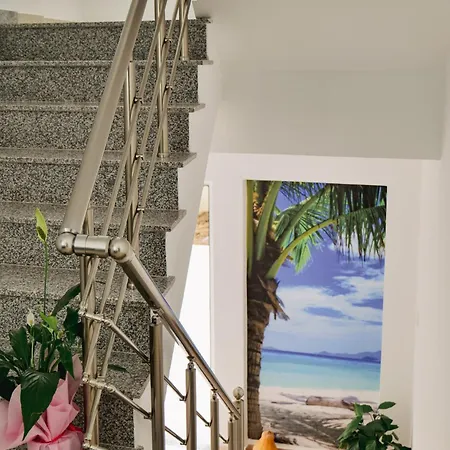 Eden Suites&apartments *