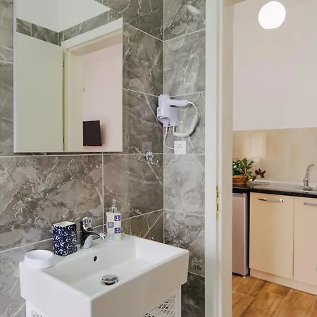 Eden Suites&apartments *