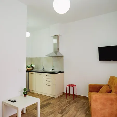Eden Suites&apartments *