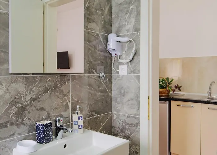 Eden Suites&apartments *